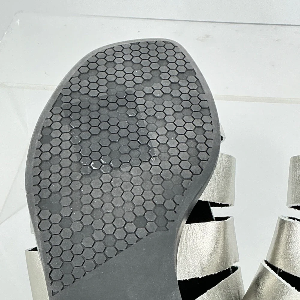 Munro Size 7.5 Wide 7.5W Silver Leather Strappy Slide Sandals NEW Carrera $175